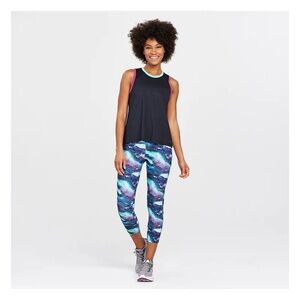 NWT Saucony Women's Fortify Crop Tights in a Dusk Watercolor Galaxy Print. Med